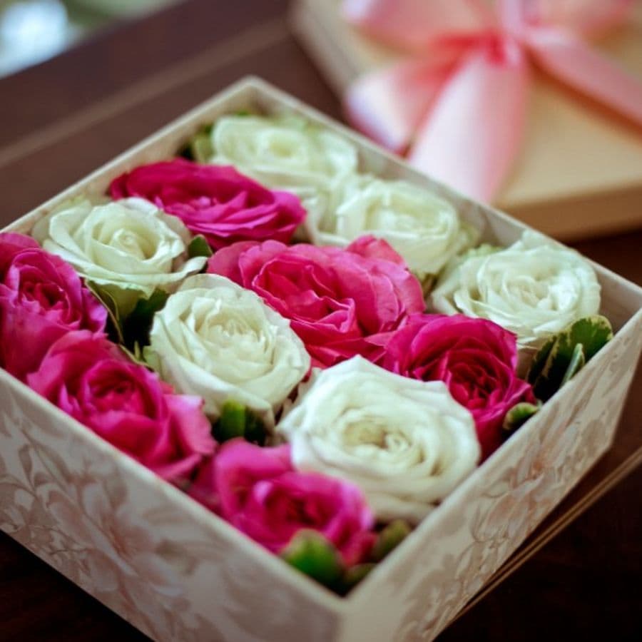 Rose & Gold Anniversary Box view 2