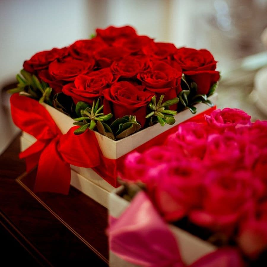 Rose & Gold Anniversary Box view 3
